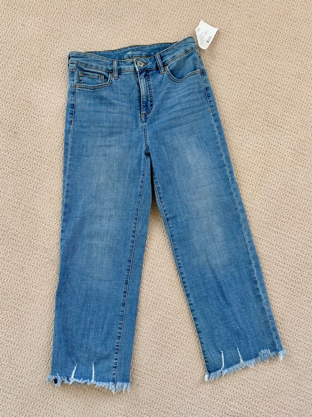 NWT Inc Denim Blue Straight-Leg Jeans with Frayed Hem